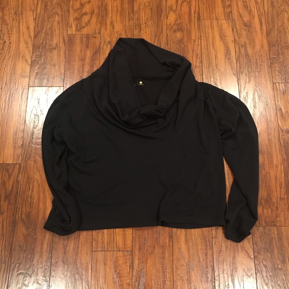 Athletic pullover